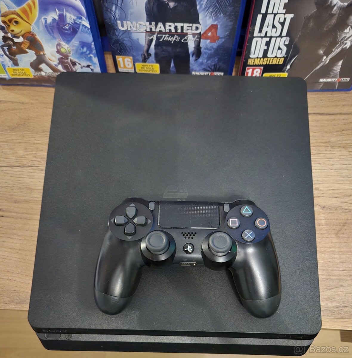 Playstation 4 slim - 2