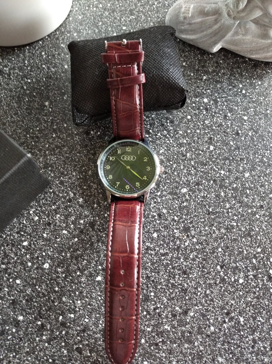 Hodinky AUDI + dárková krabička + polštářek - 2