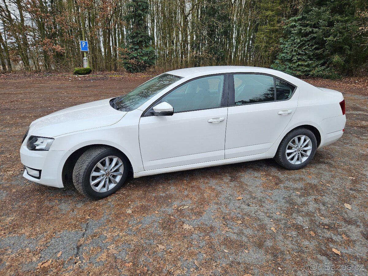 Škoda Oktavia 1,6Tdi 77kw r.v 2014 bílá sedan super stav - 2