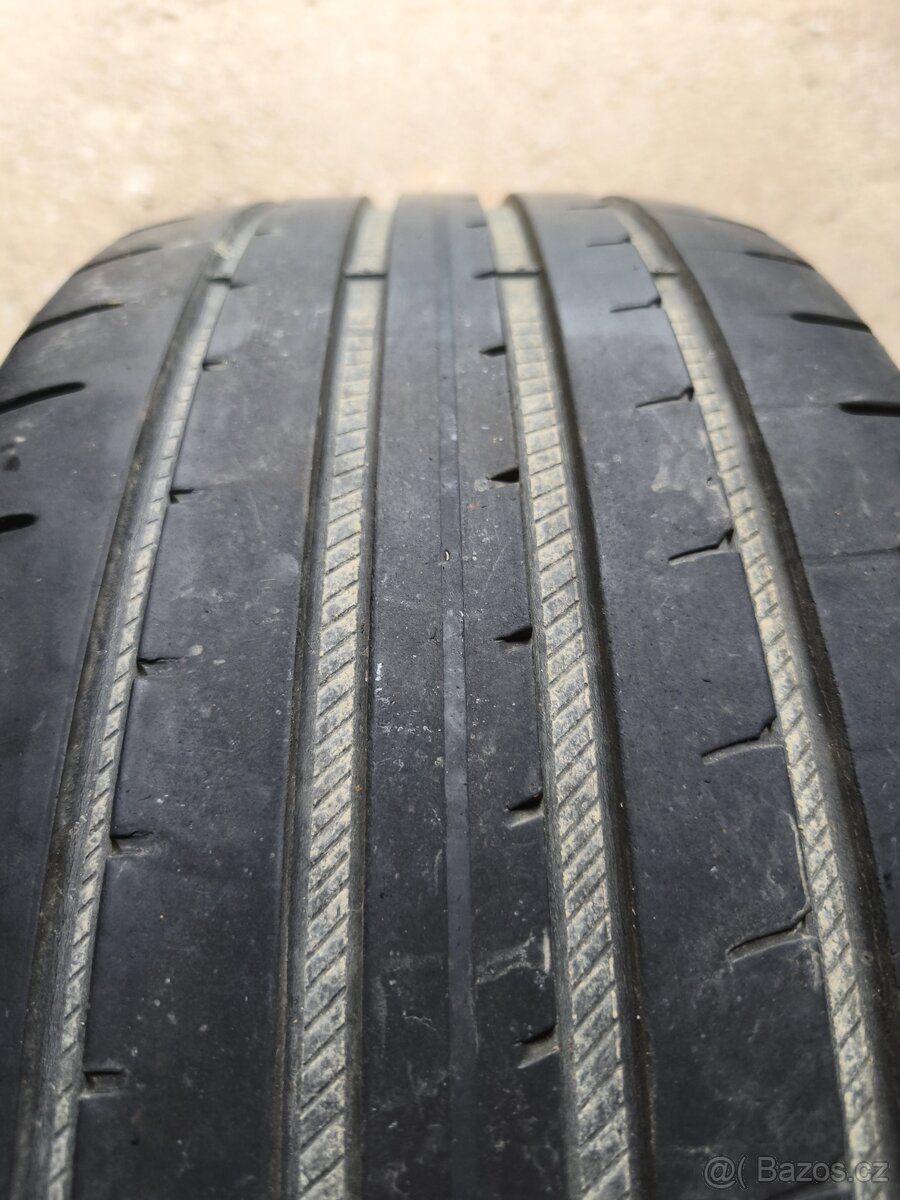 Goodyear 225/45 R18 - 2