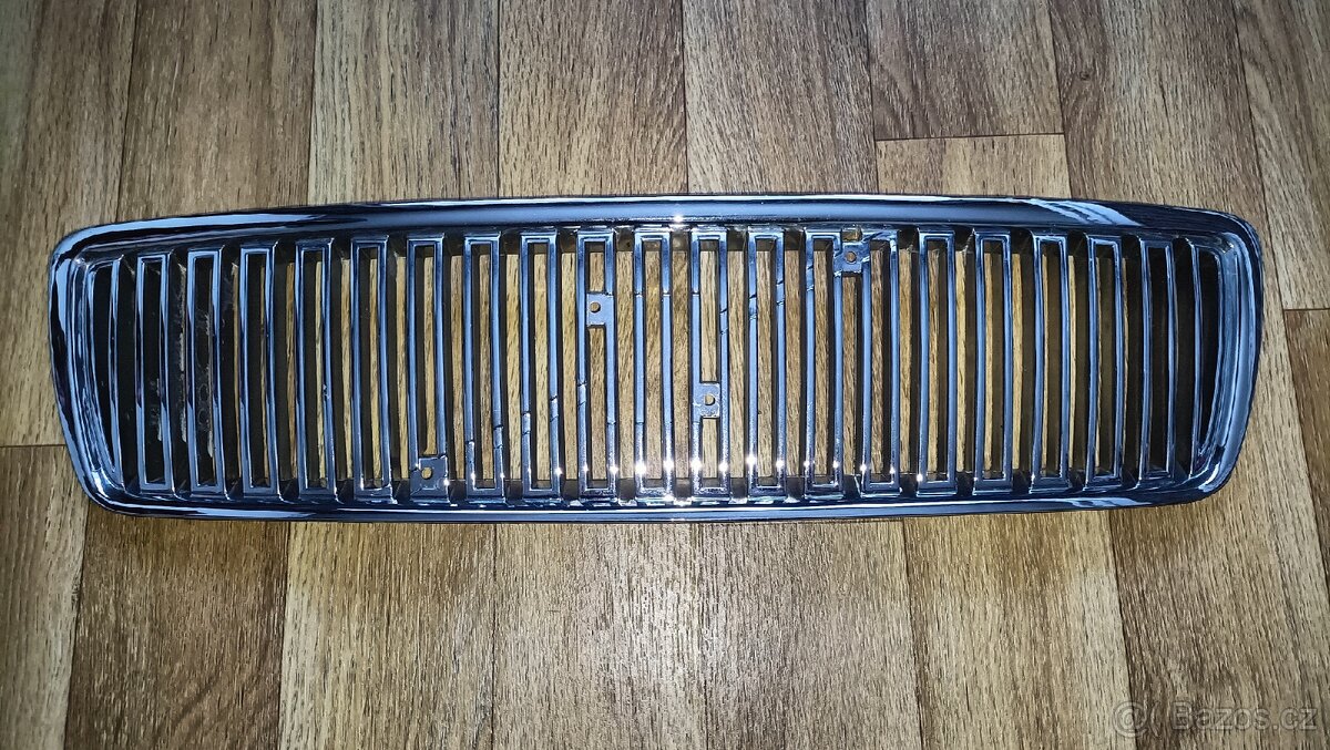 Maska-gril Volvo V70I - 2