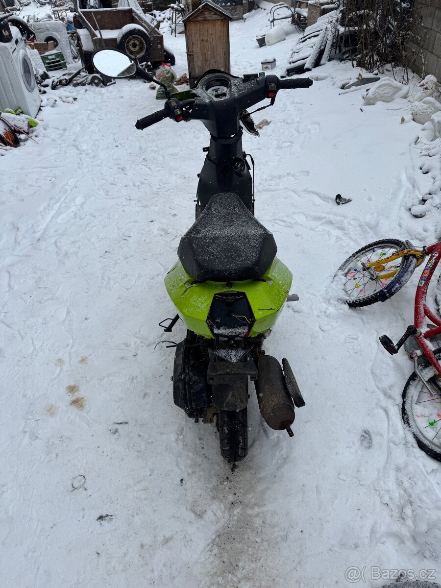 Prodám 2 skutri - 2