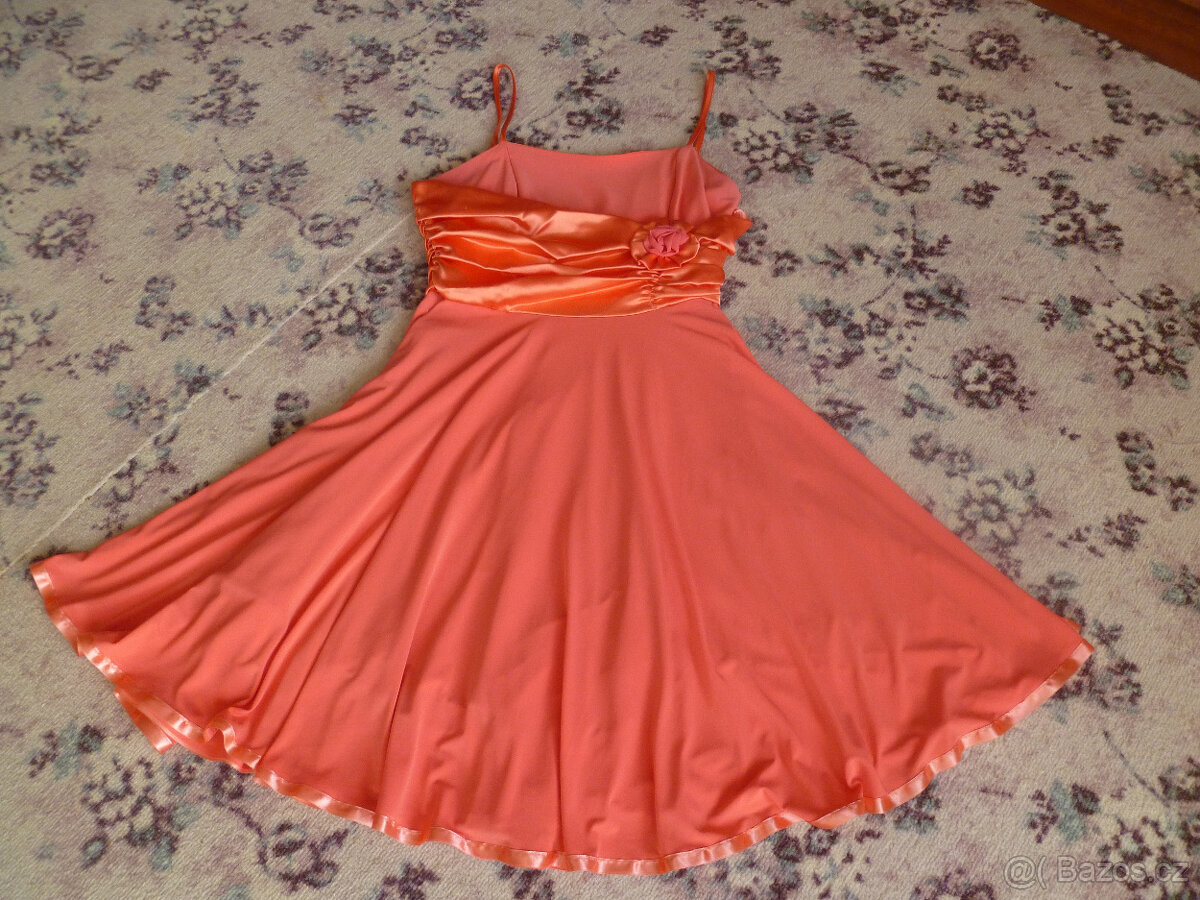 Nové šaty do společnosti, levně - 2