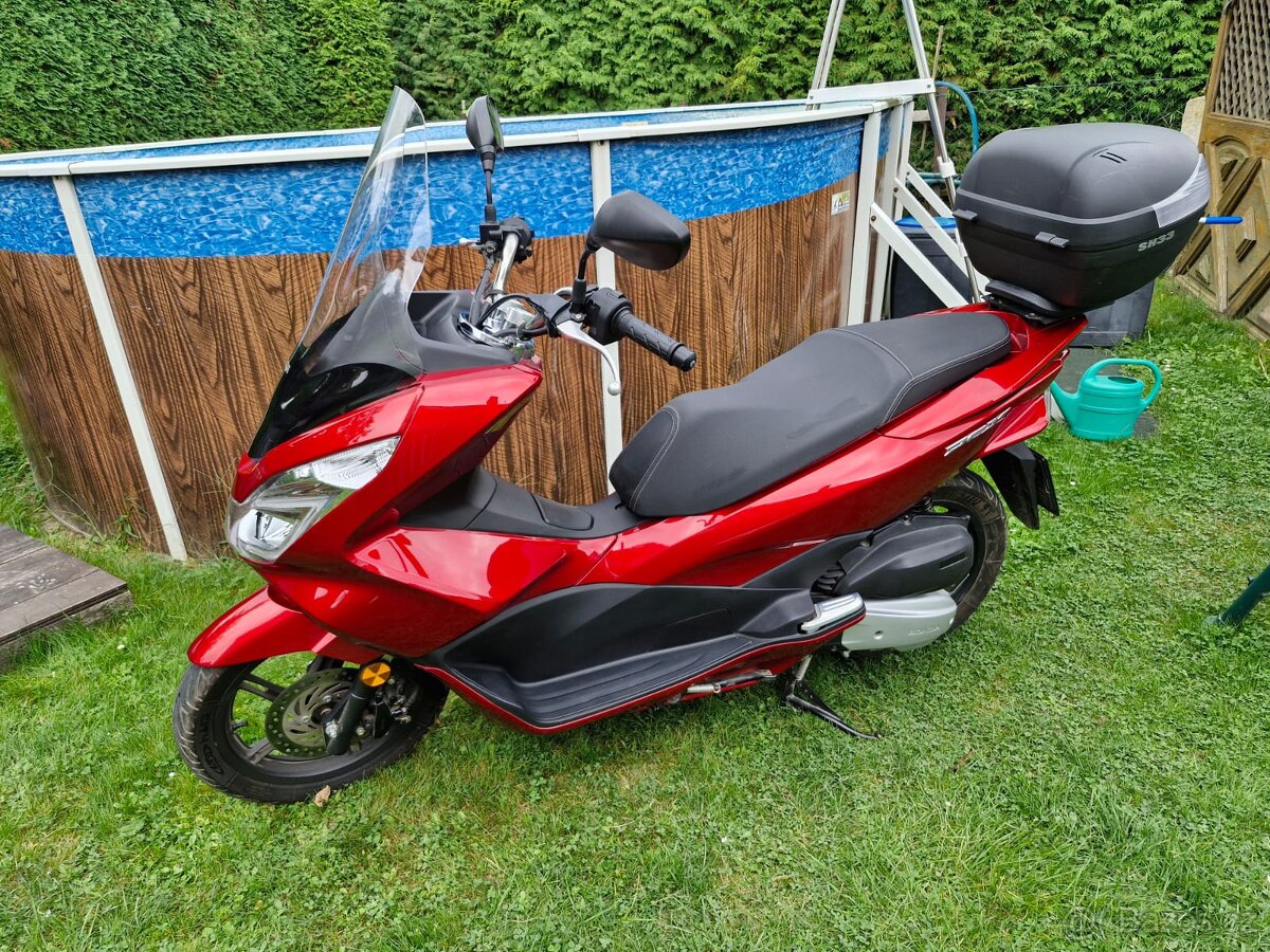 Skútr honda 125ccm - 2