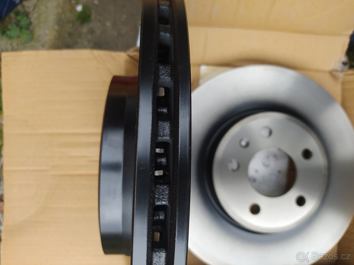 Brzdové kotouče Audi A4, A5 - TRW - 2