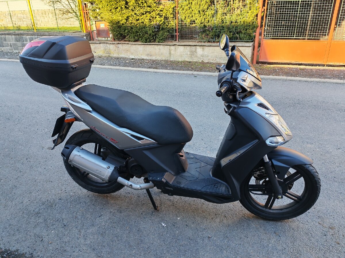 Kymco skútr - 2