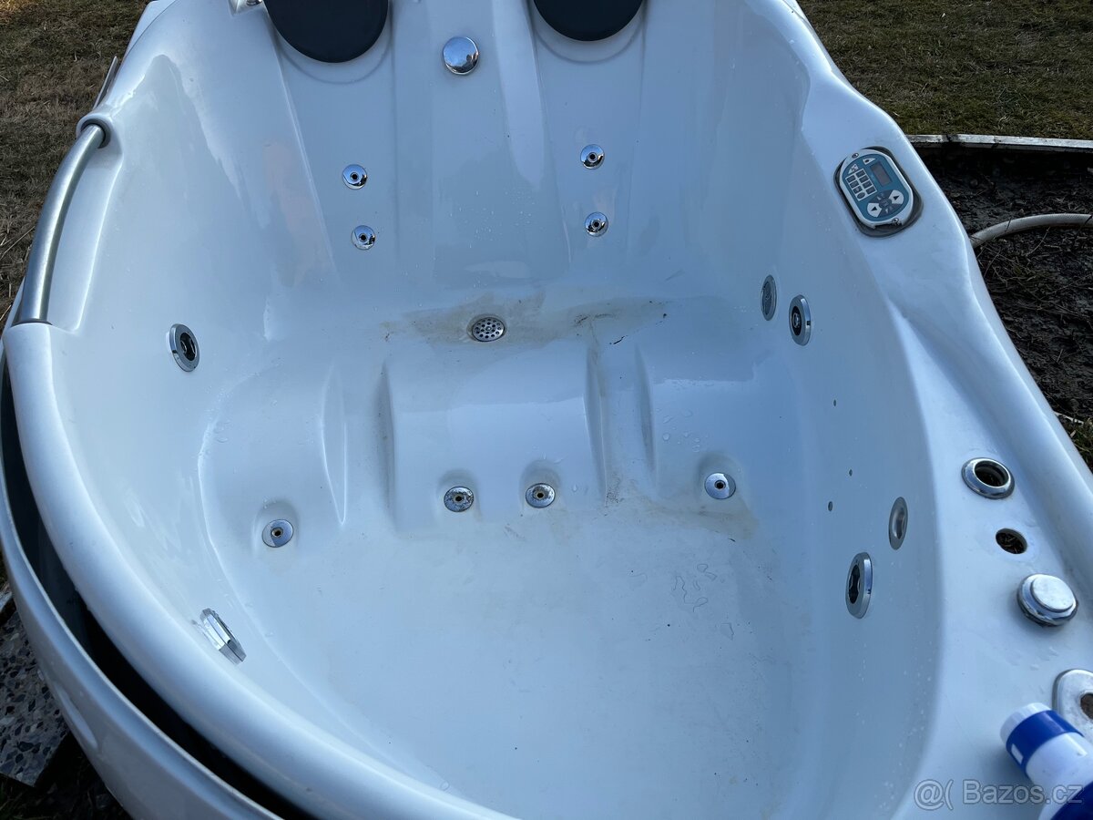 Výřivá vířivá vana pro dva - 2