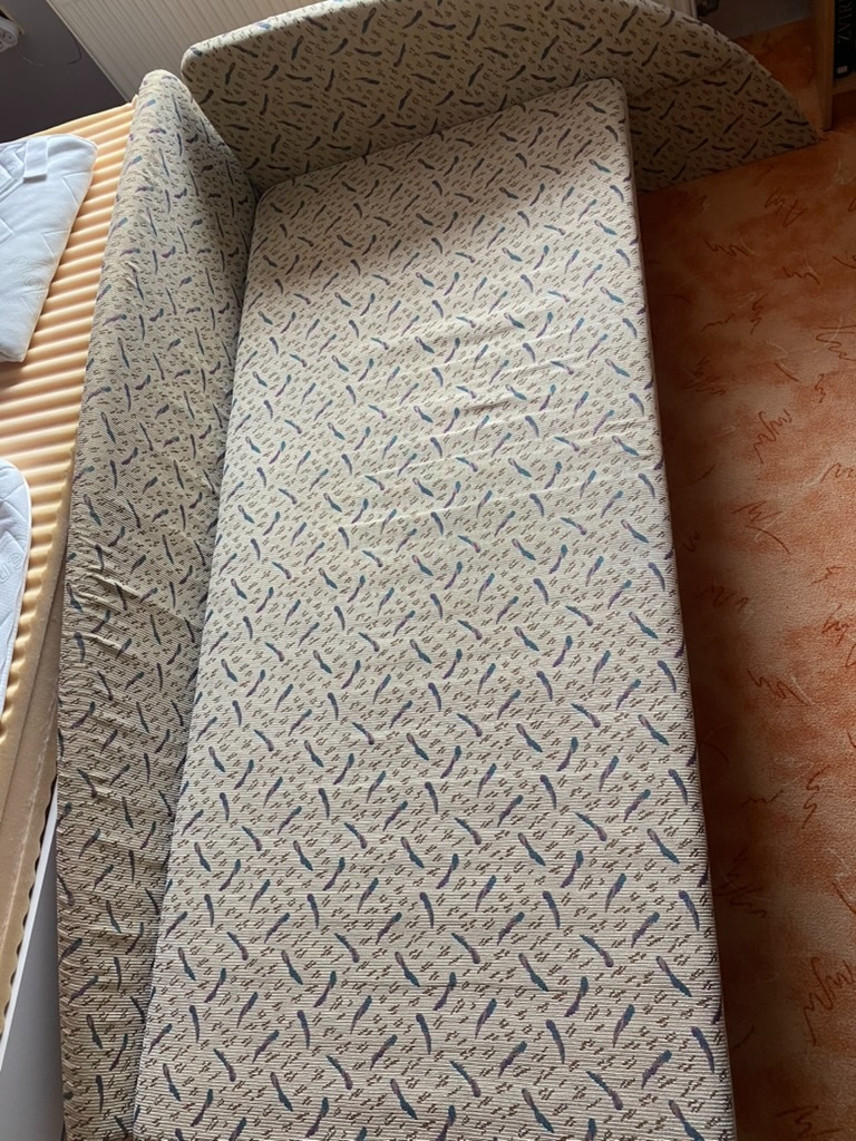 Postel s úložným prostorem - 2