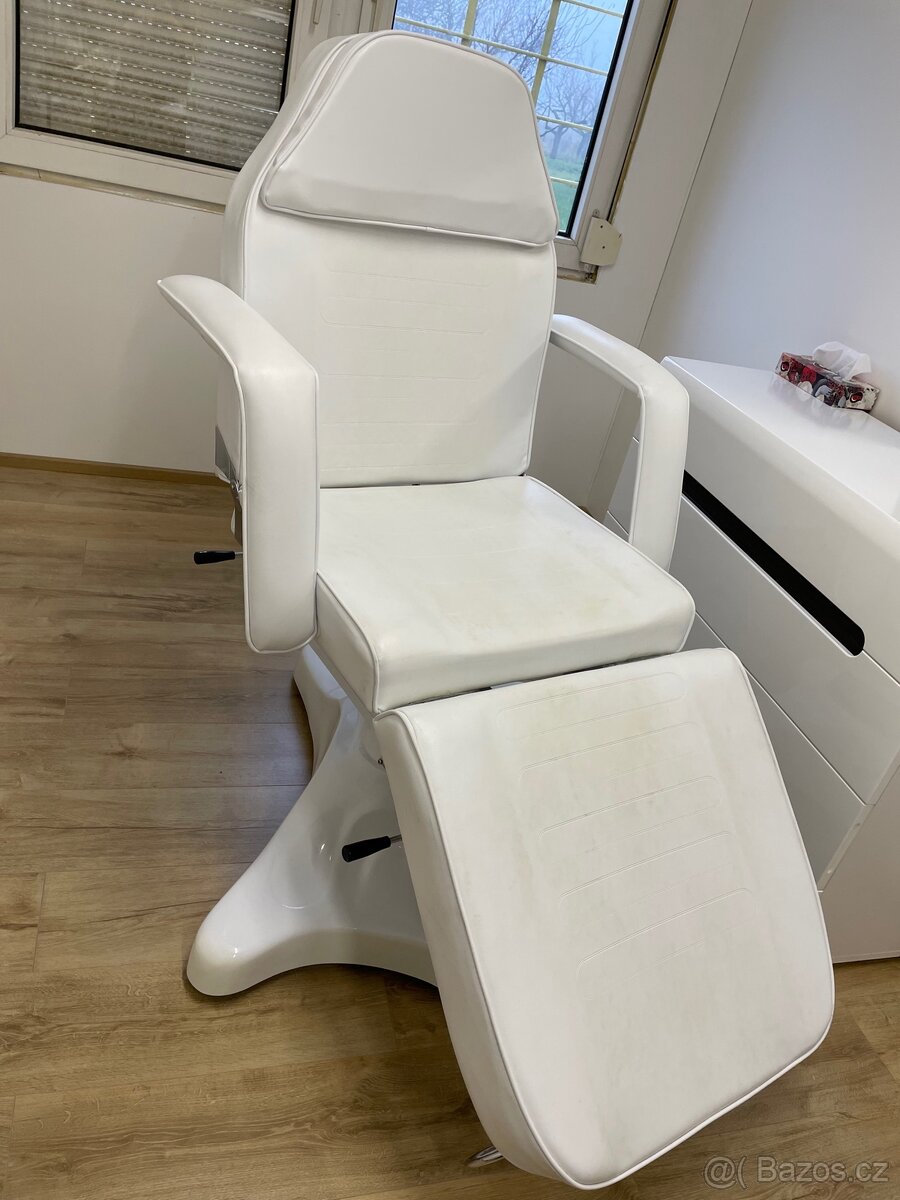 Kosmetické křeslo - 2