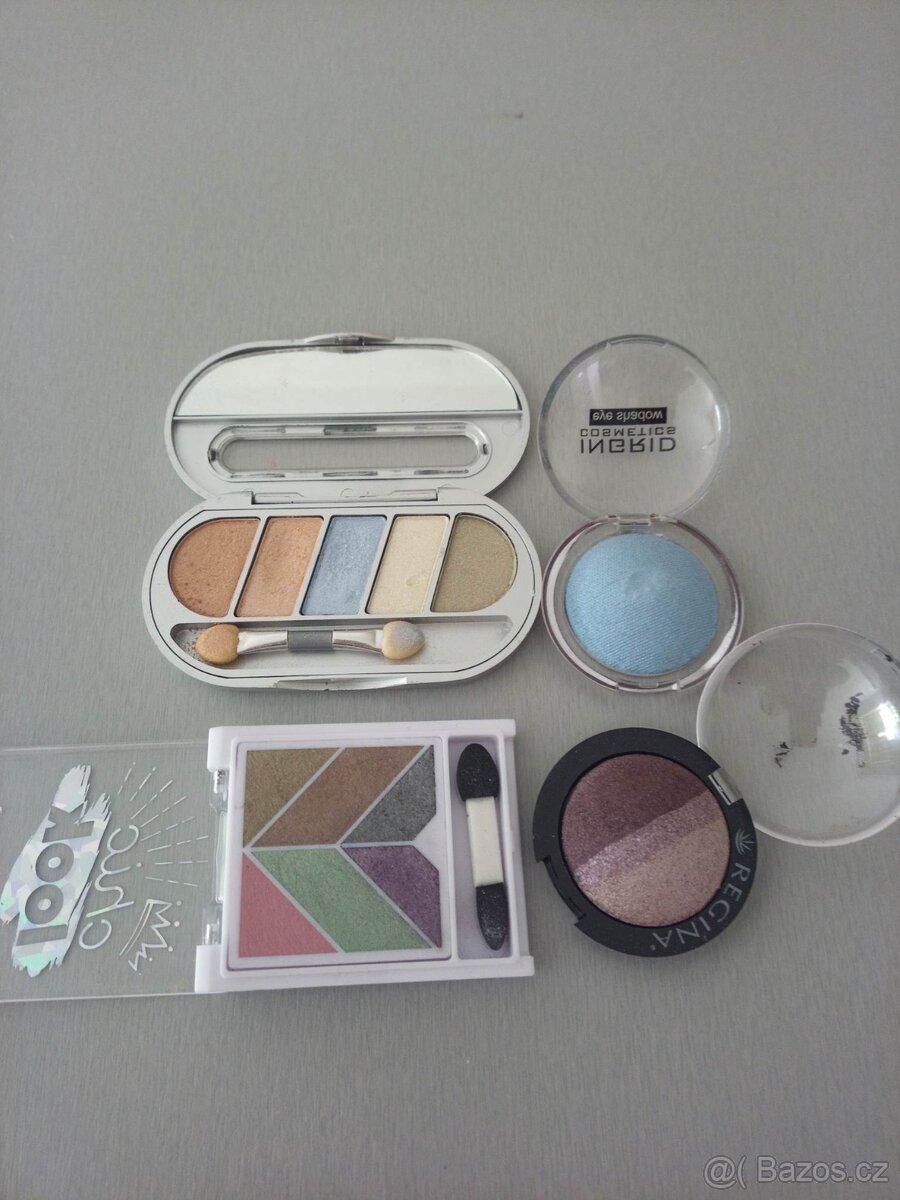 Oční stíny a řetízek s prstýnkem - 2