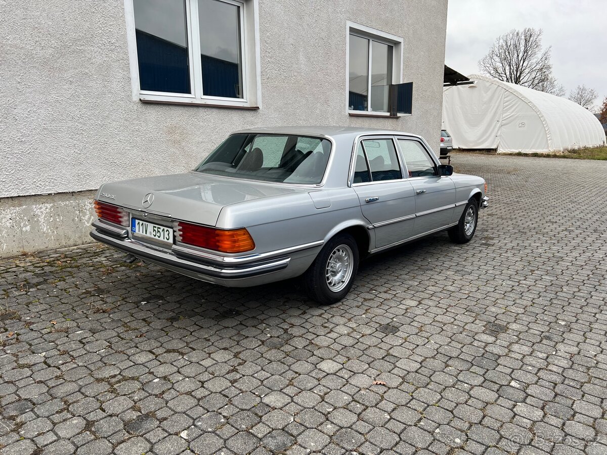 Mercedes-Benz 280 SE - 2