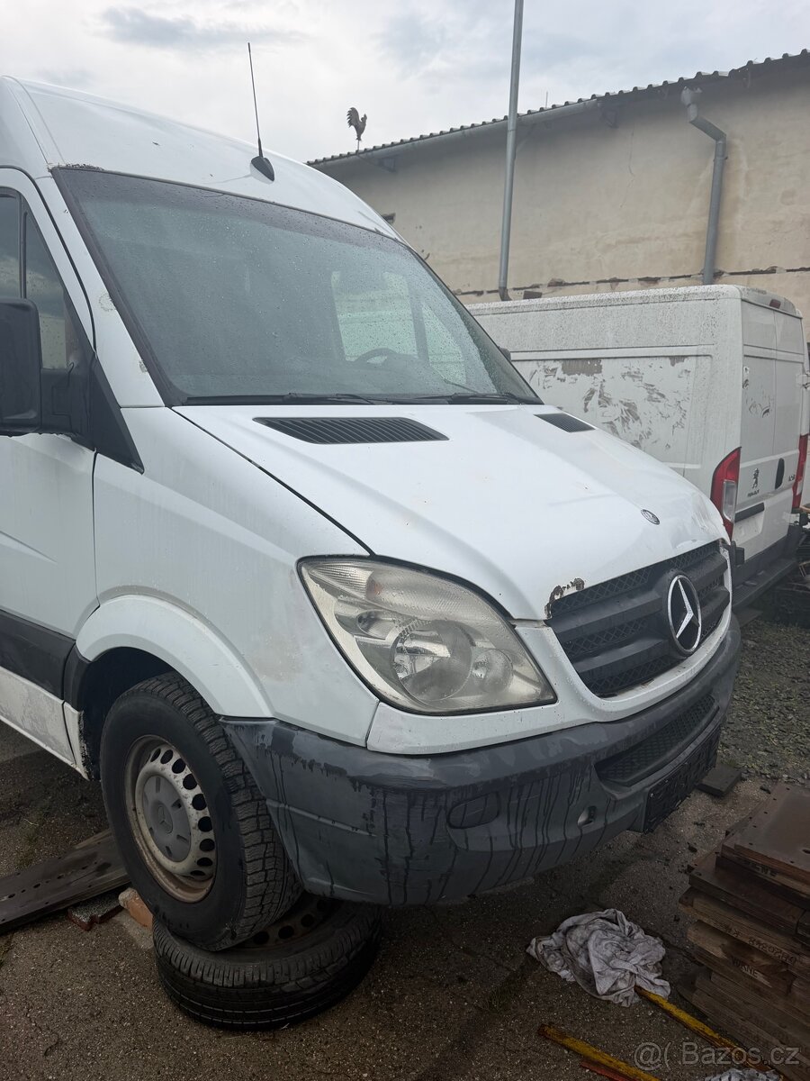 Mercedes Sprinter 906 předek - 2