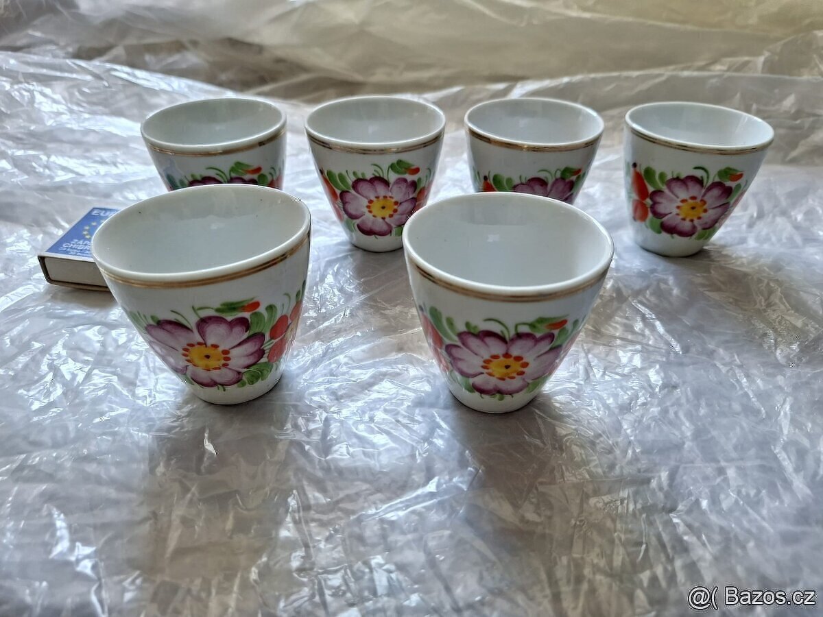 hrníček a talířek porcelán - 2