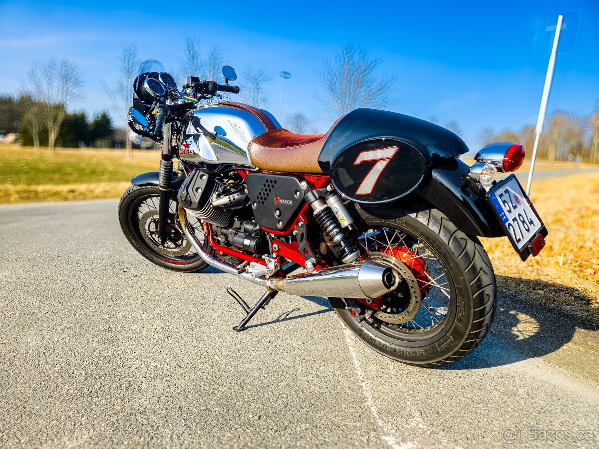 Moto Guzzi V7 Racer - 2