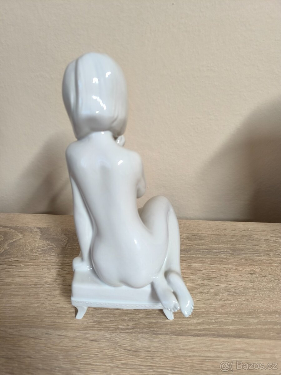Porcelánová plastika - žena akt Royal Dux ateliér Černoch - 2