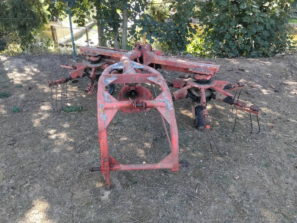 Prodám shrnovač-nahrabovač sena - 2