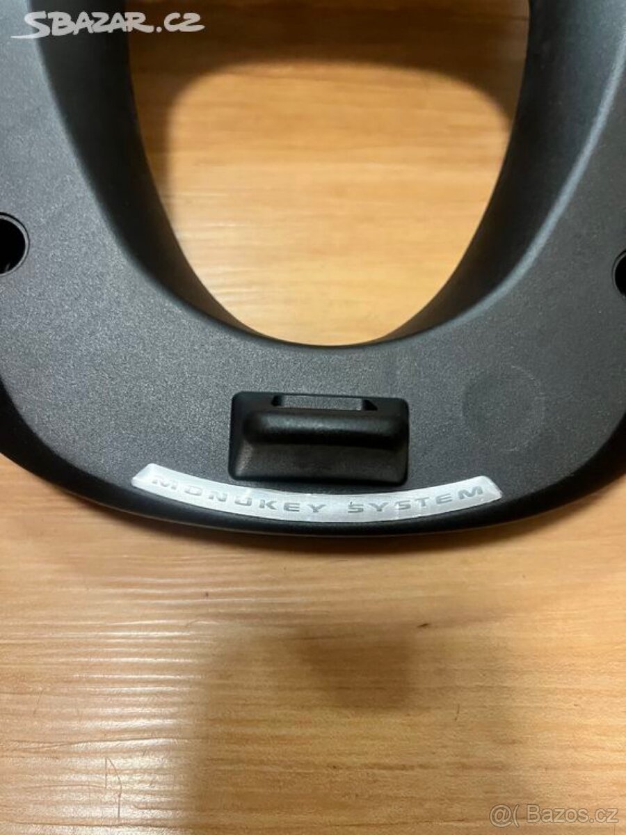 Montážní sada Givi E530 pro Burgman - 2