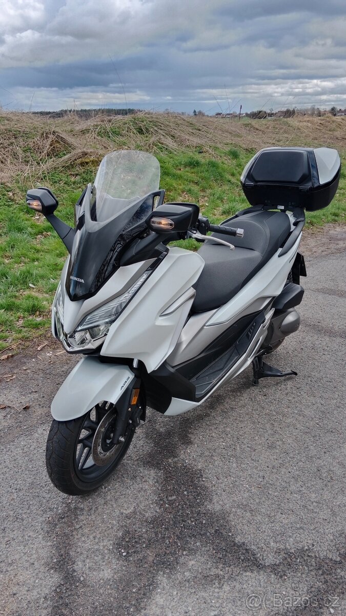 Honda Forza 300, 11t.km - 2