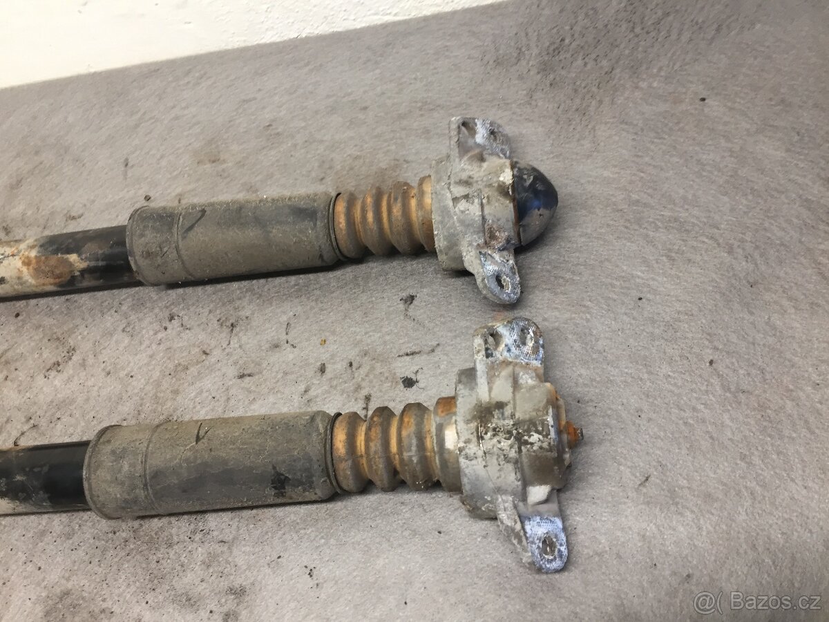 ŠKODA OCTAVIA 2 COMBI 2004-2013 - ZADNÍ TLUMIČE - 2