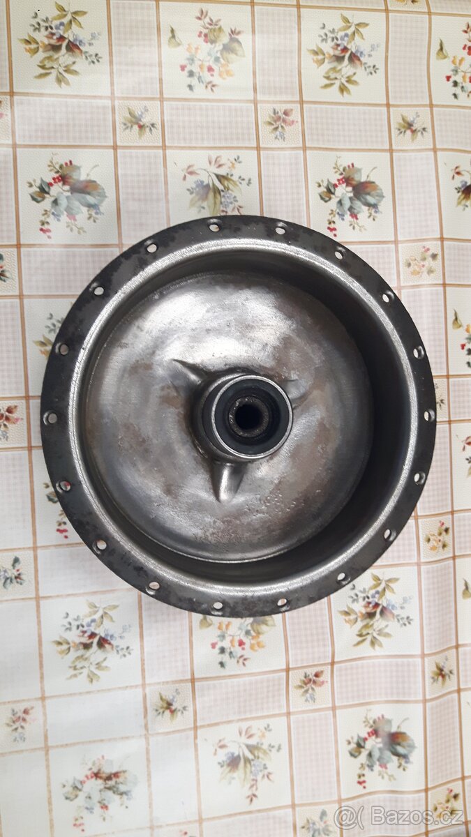 střed předního kola Jawa - 2