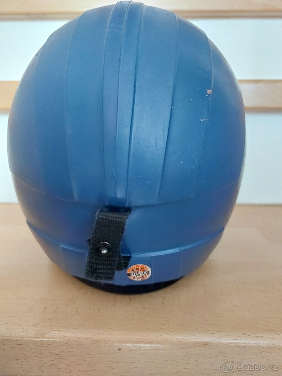 Lyzařská helma Uvex - 2