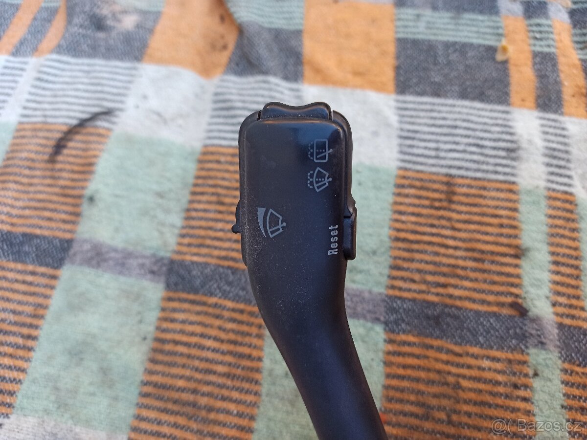 Prodám přepínač blikrů a stěračů (páčky) - 2