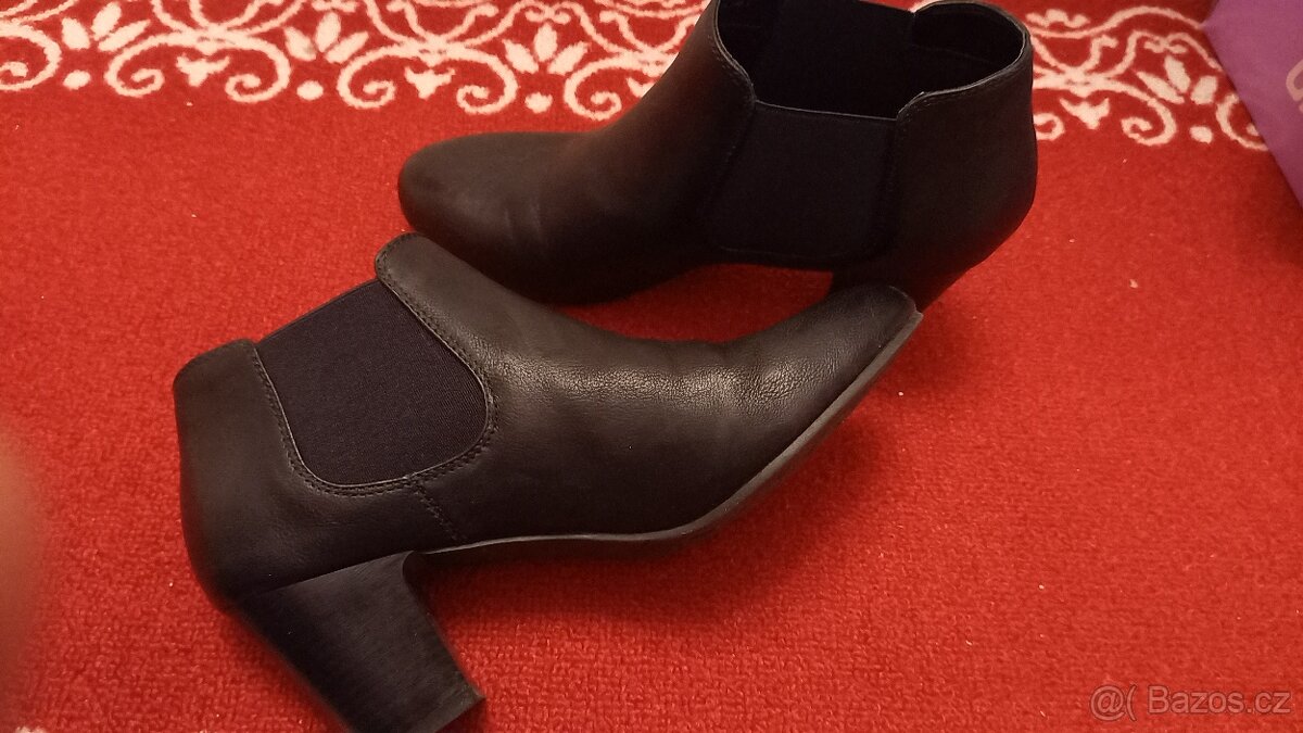Kotníkové boty - velikost 39 - 2