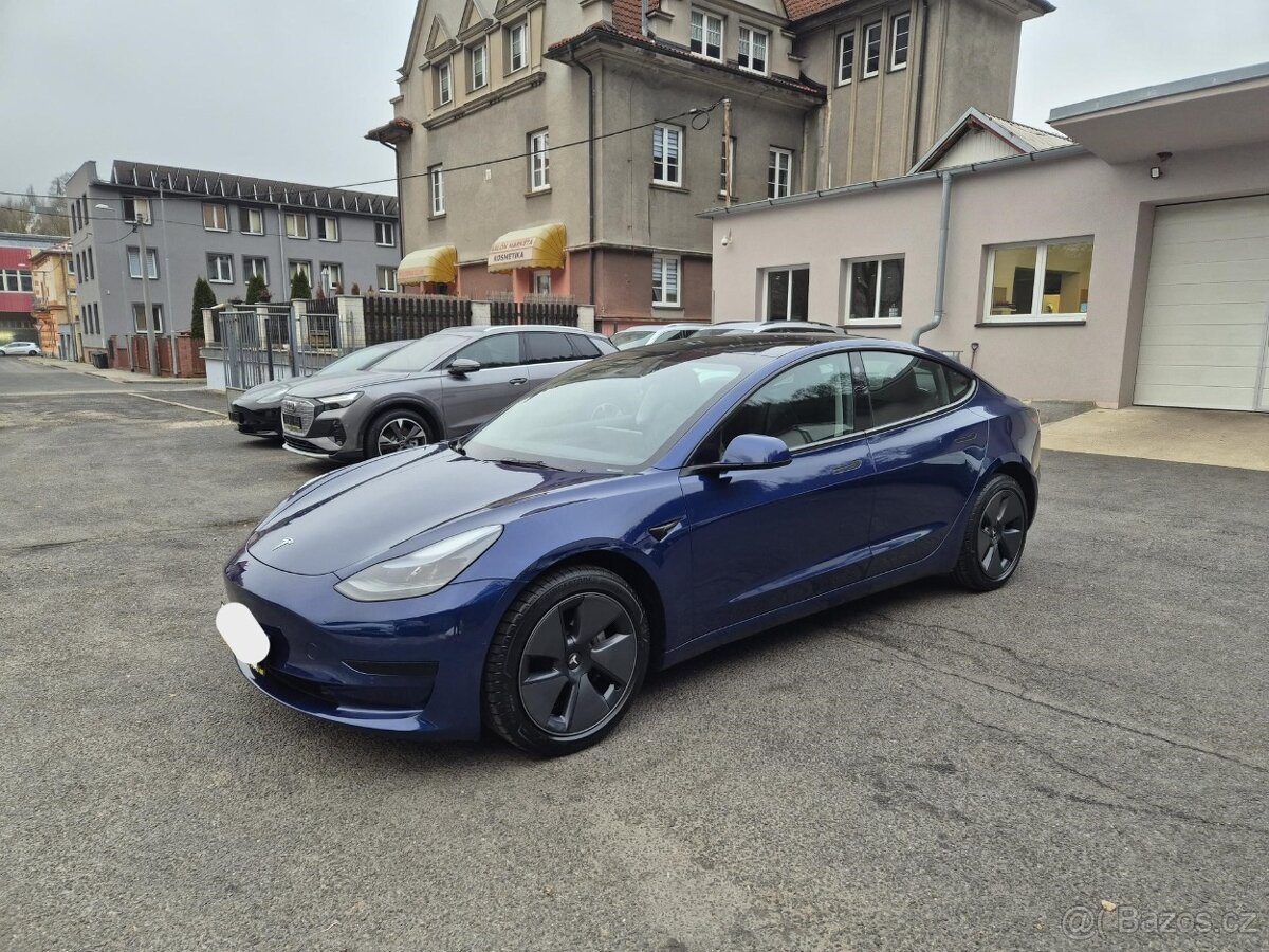 Tesla Model 3 STANDART PLUS 208kw - 37 831 km - 2