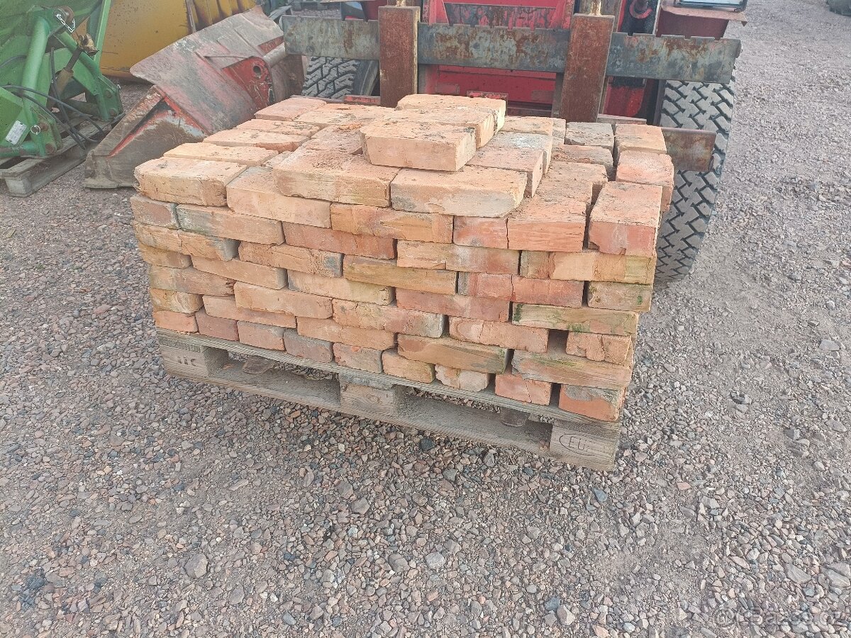 200ks Cihla pálená plná - nová - 2
