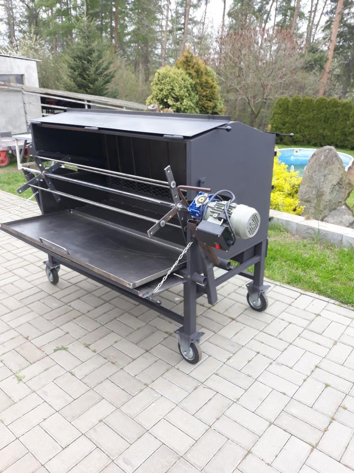 Půjčím gril na sele - 2