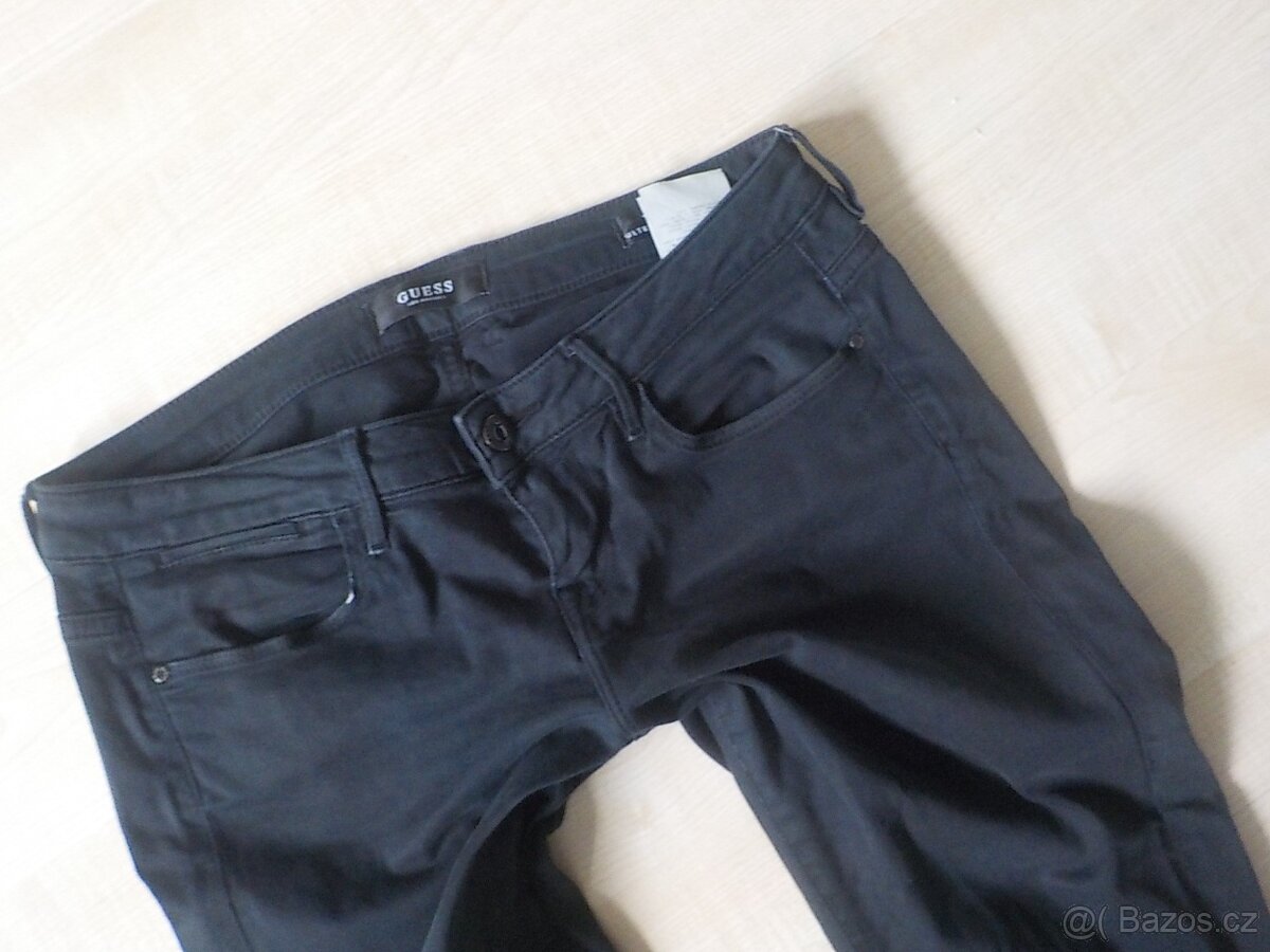 Guess černe džiny vel 28 pas76+elastan - 2