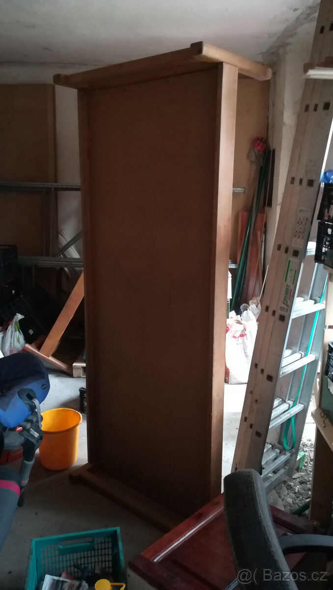 Dřevěná postel - 2