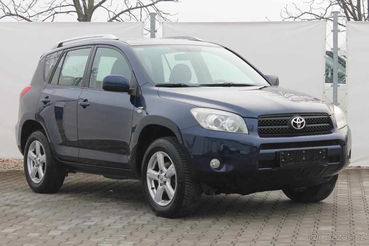 Toyota Rav4 2.2D-4D 100kW + 4X4 + BEZ KOROZE + TAŽNÉ - 2