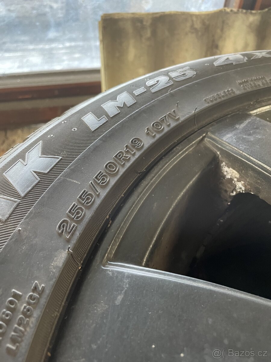 Kola Bridgestone Blizzak 255/50 R19 107V - 2