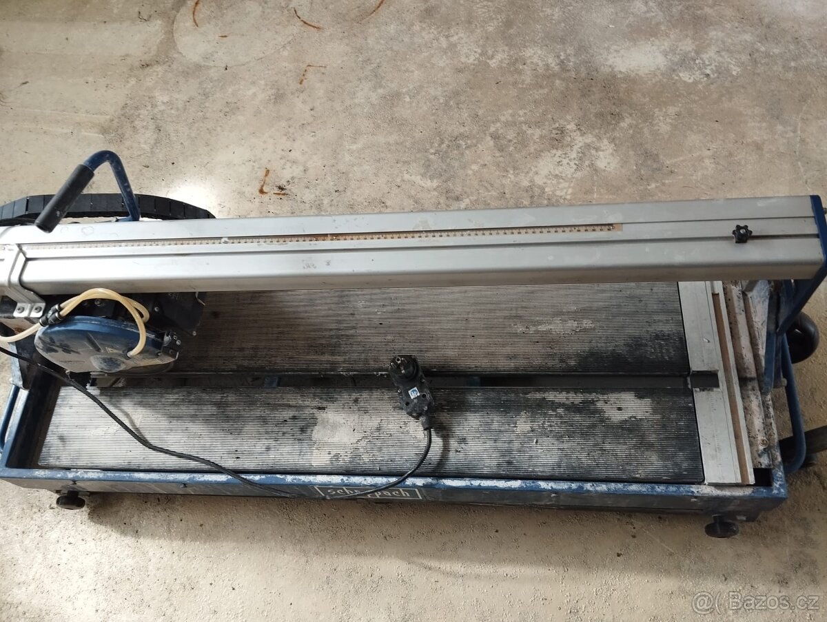 Řezačka na obklady - 2