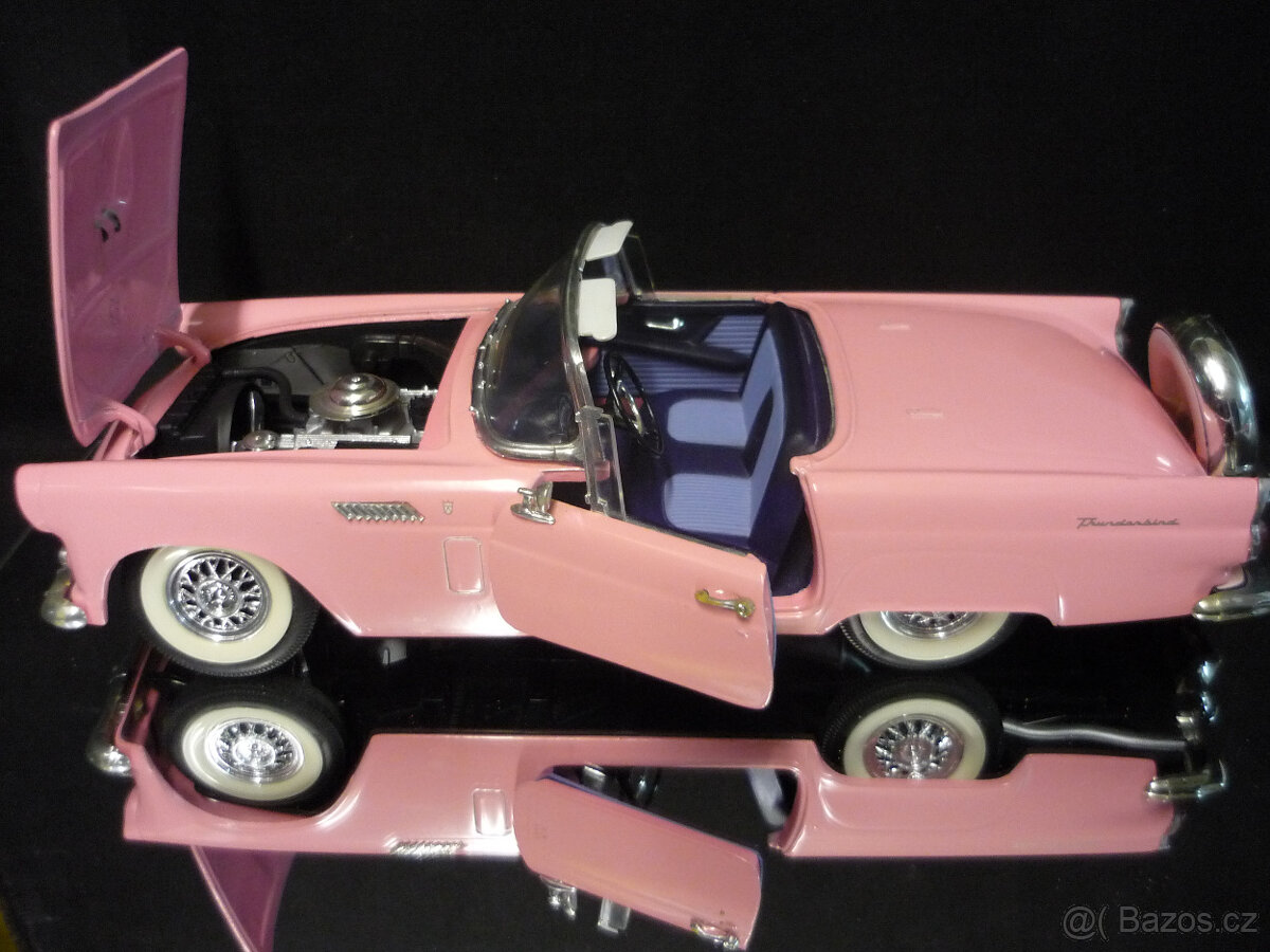 Ford Thunderbird Revell 1/18 - 2