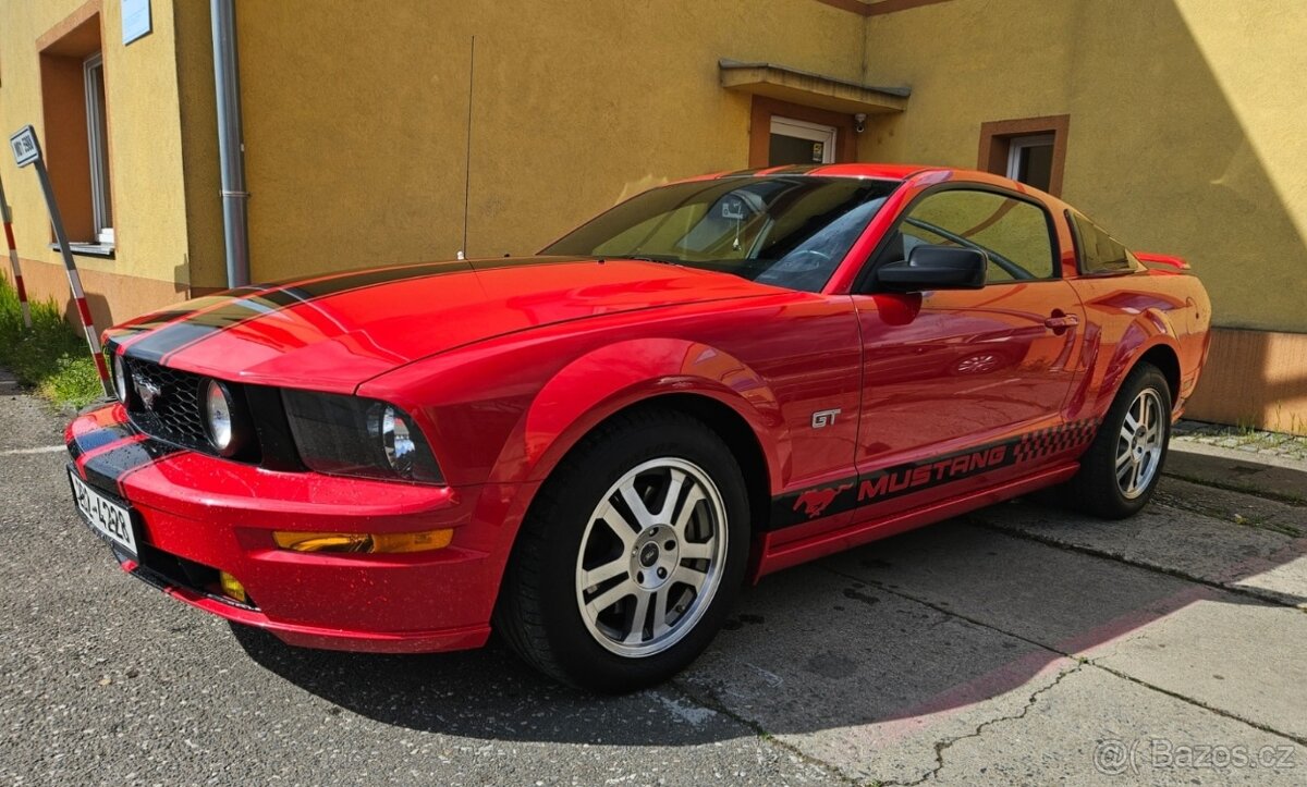 Mustang GT - 2