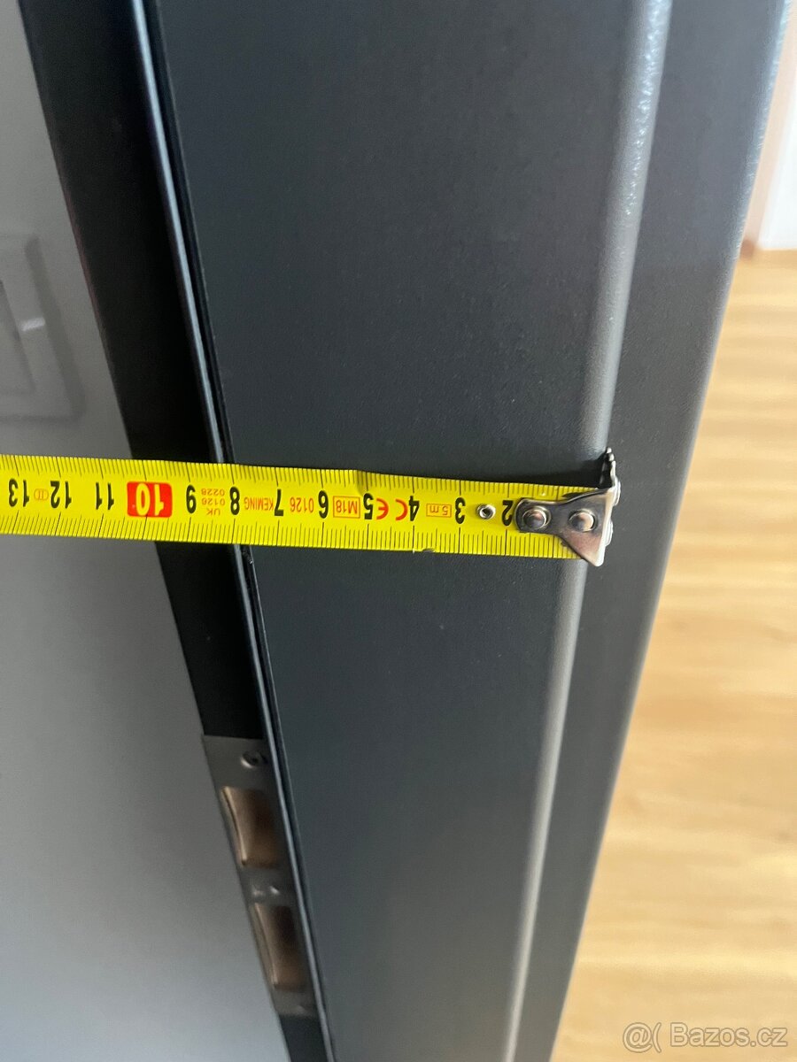 Dvere+oblozky sede - 2