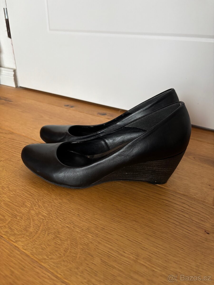 Dámské černé lodičky - 2