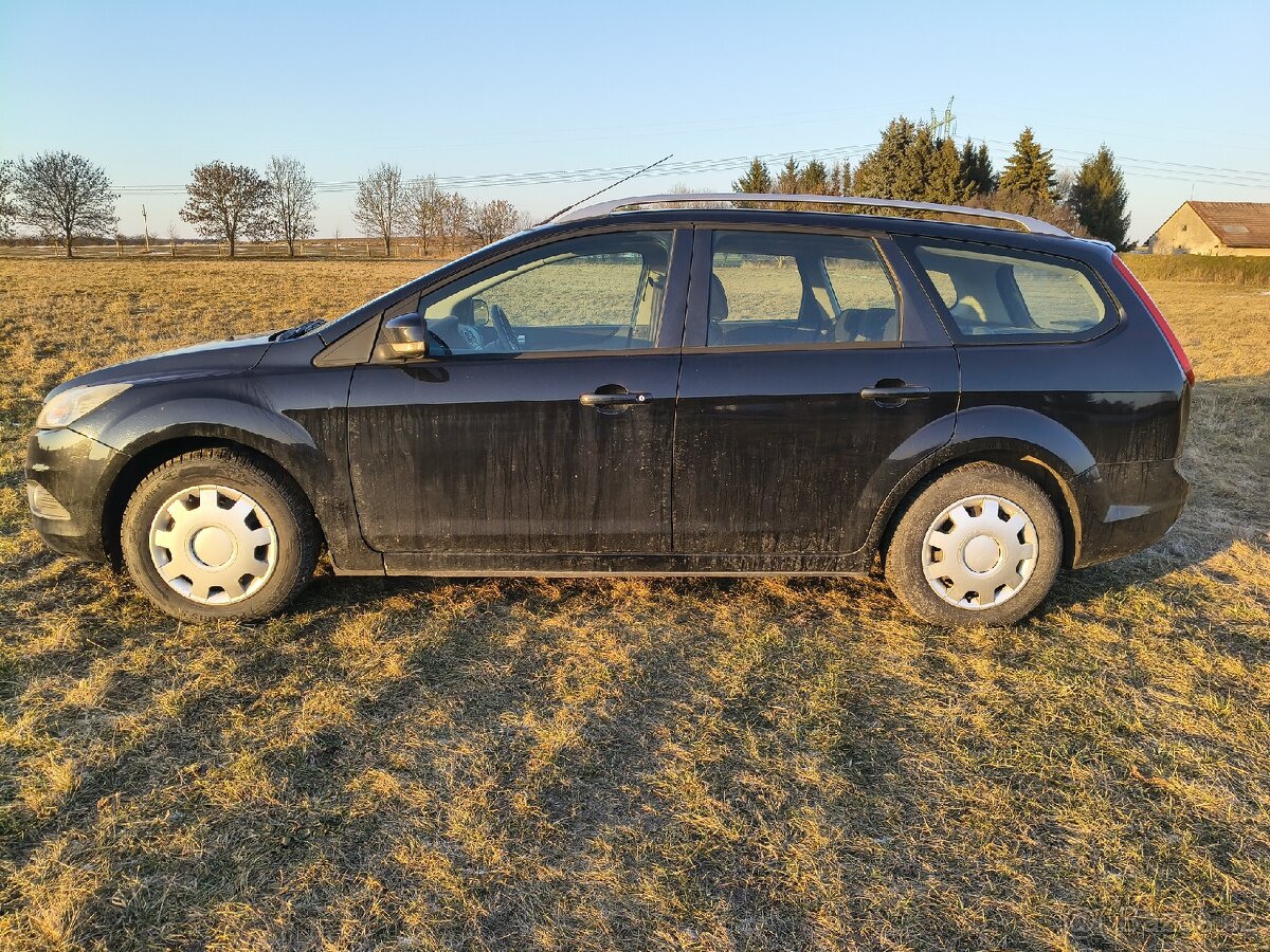 Prodám Ford Focus 1.6i 16V 74kw combi - 2