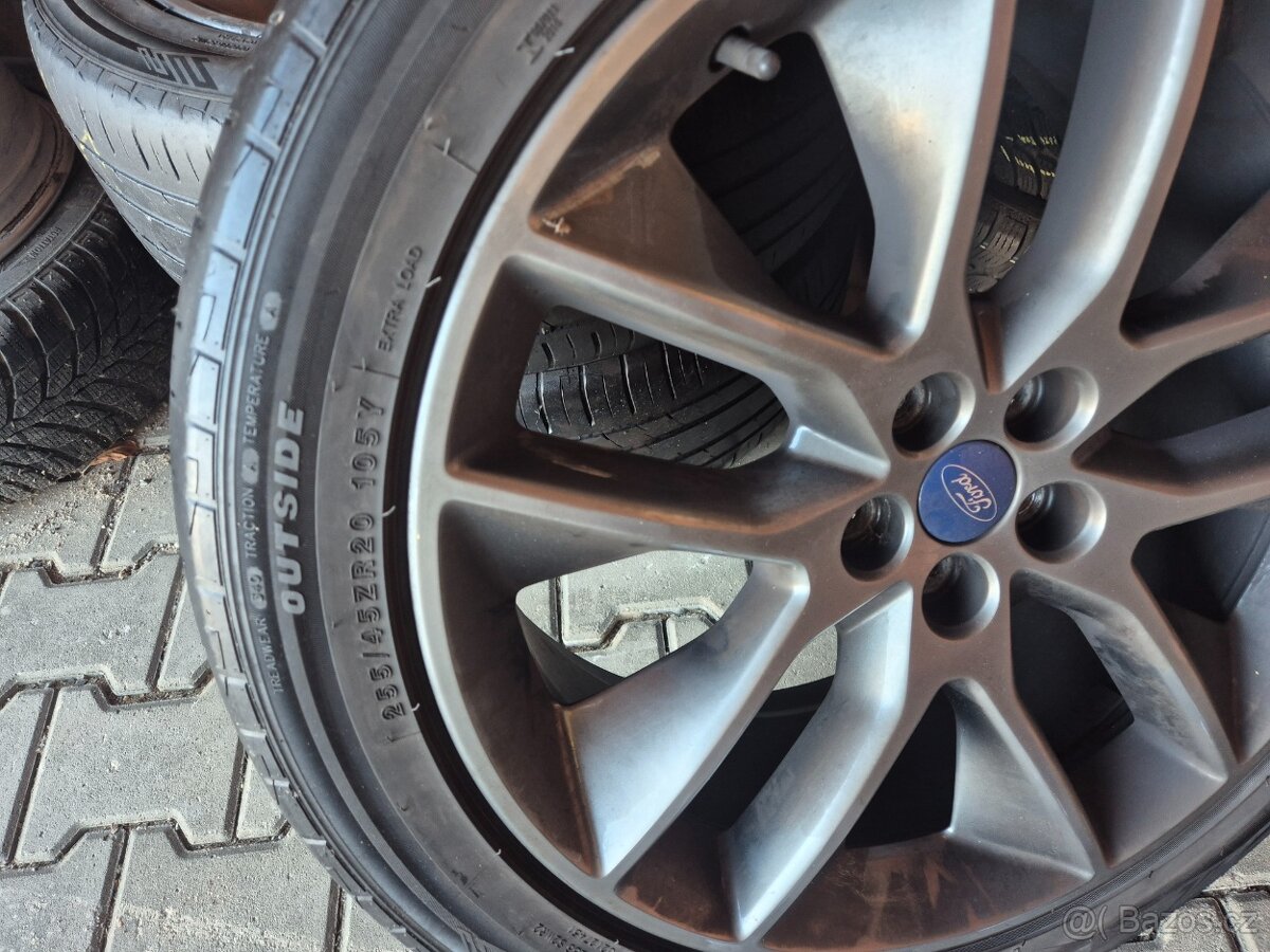 Ford Edge 255x45x20 - 2