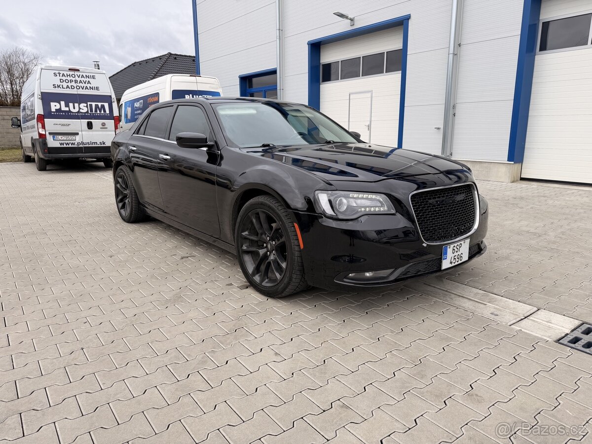 2015 Chrysler 300C V6 RWD Limited - 2