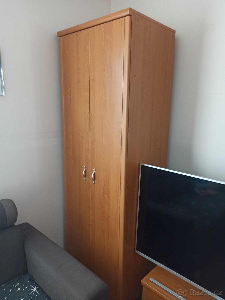 TV stolek a skříň - 2