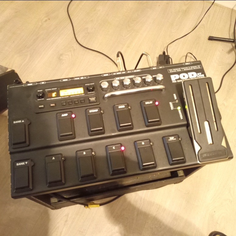 Kytarový multiefekt Line6 POD XT live - 2