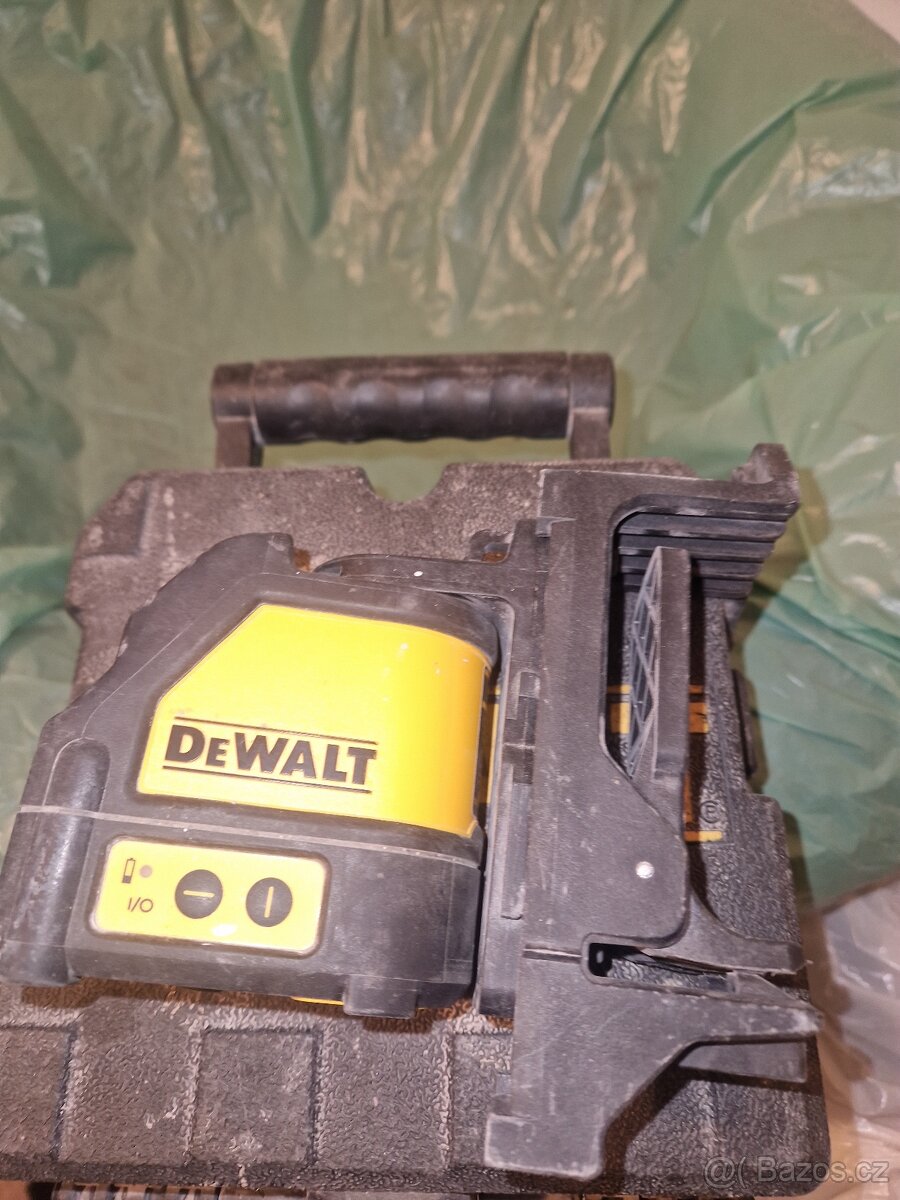 Lasr krizovy Dewalt se sponou na pripnuti - 2