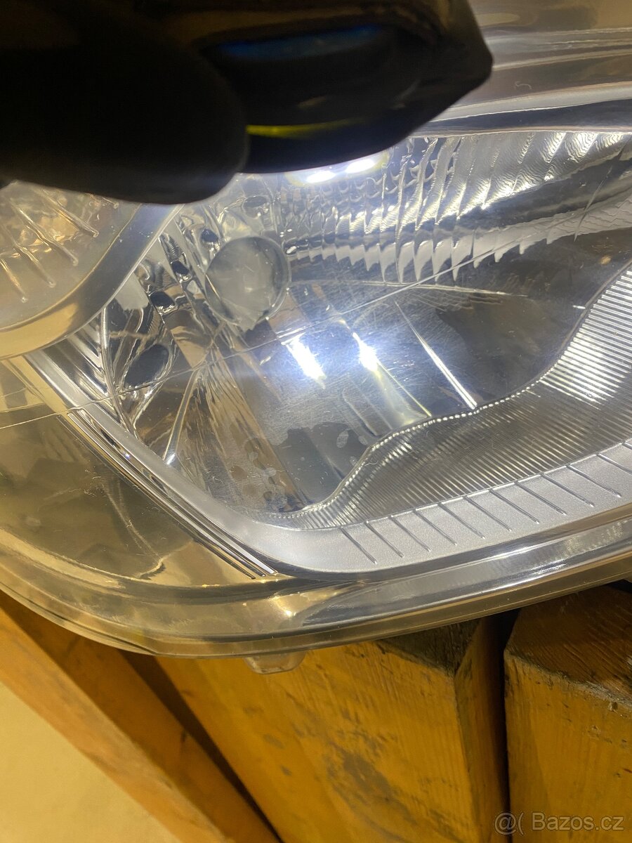 Přední světlomet Dacia Dokker 90007665 - 2