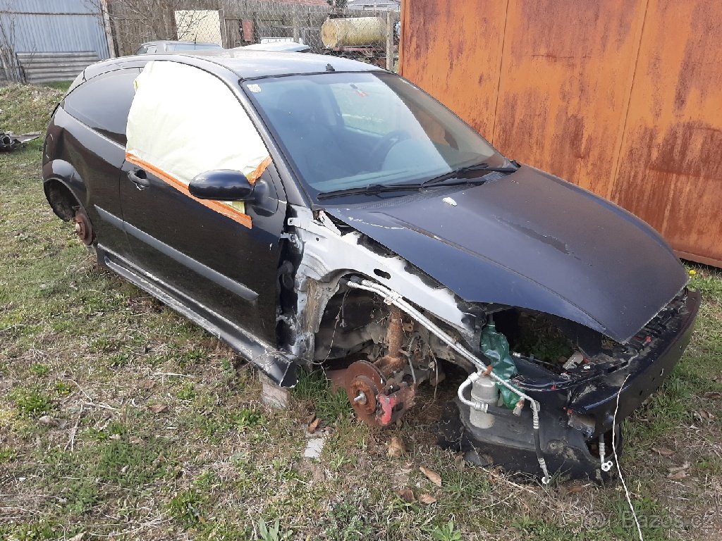 Ford focus mk1 r.v 2002 3dveř - 2