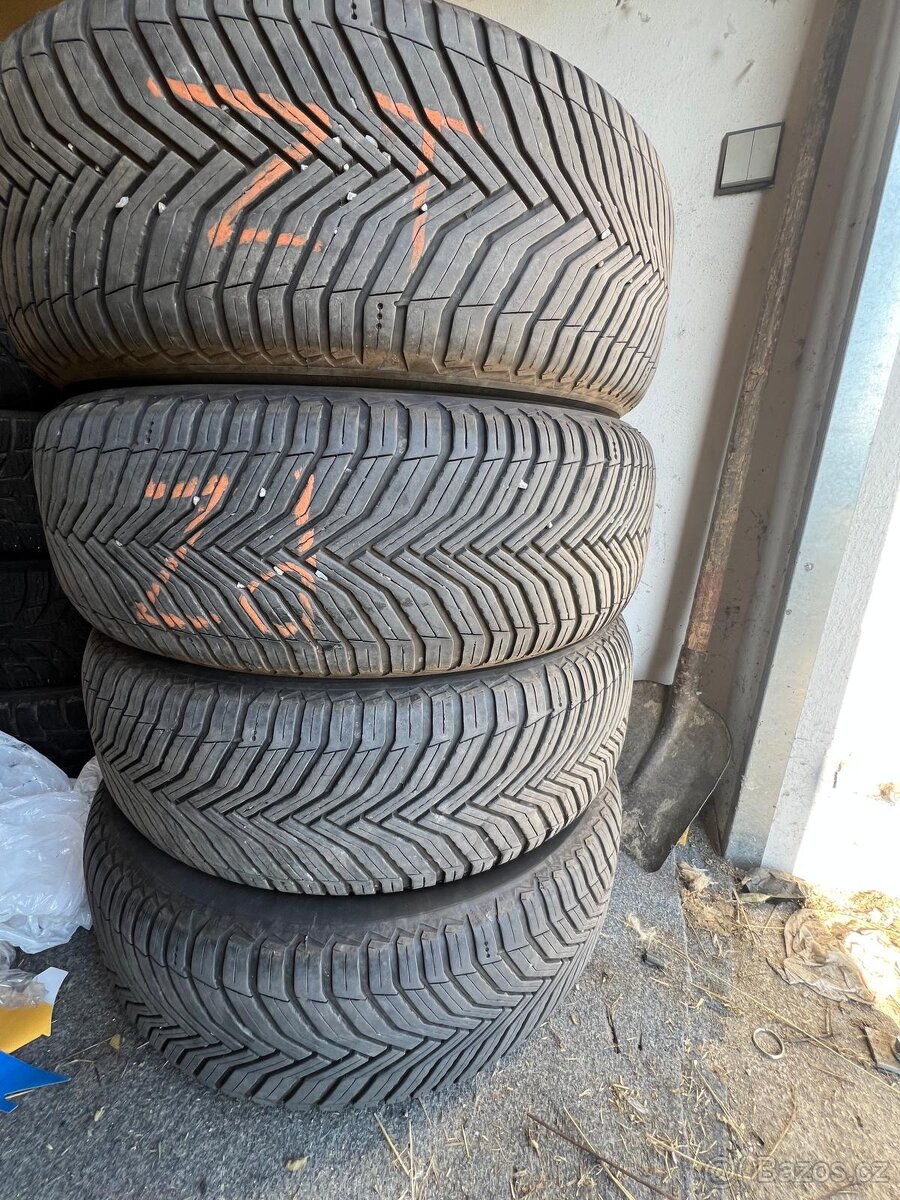 Celoroční pneu Michelin Cross Climate 245/65/17 111H - 2