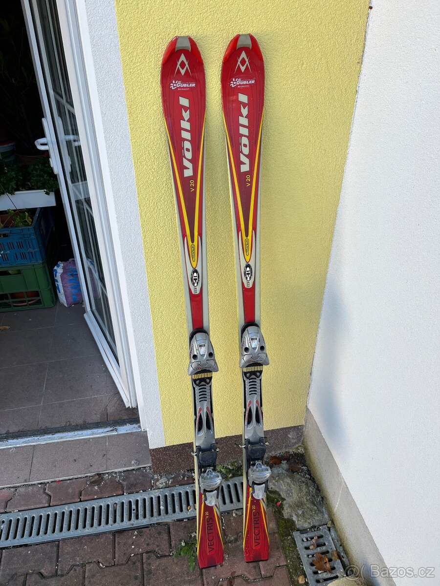 Carvingové lyže Völkl - 2