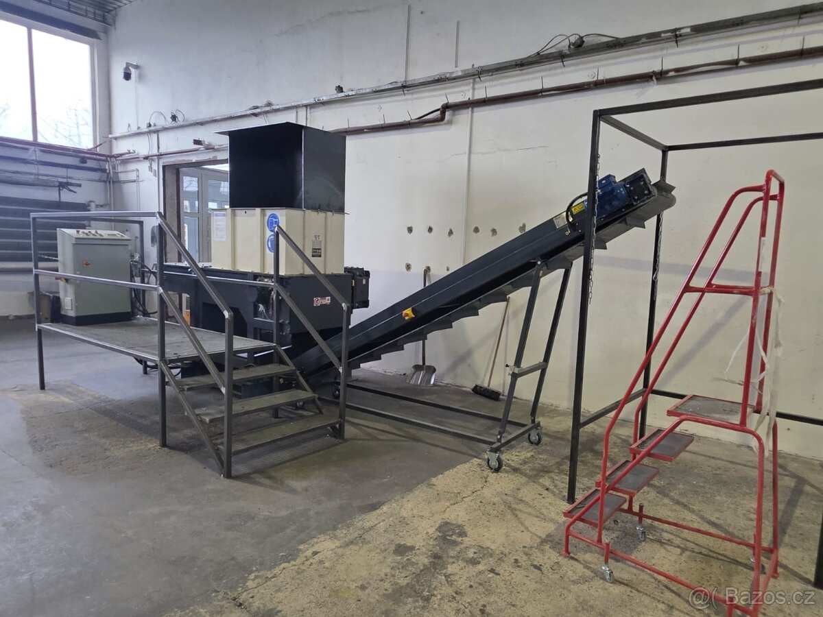 Pomaluběžící drtič - SINGLE SHAFT WT SHREDDER WT3080 30KW - 2